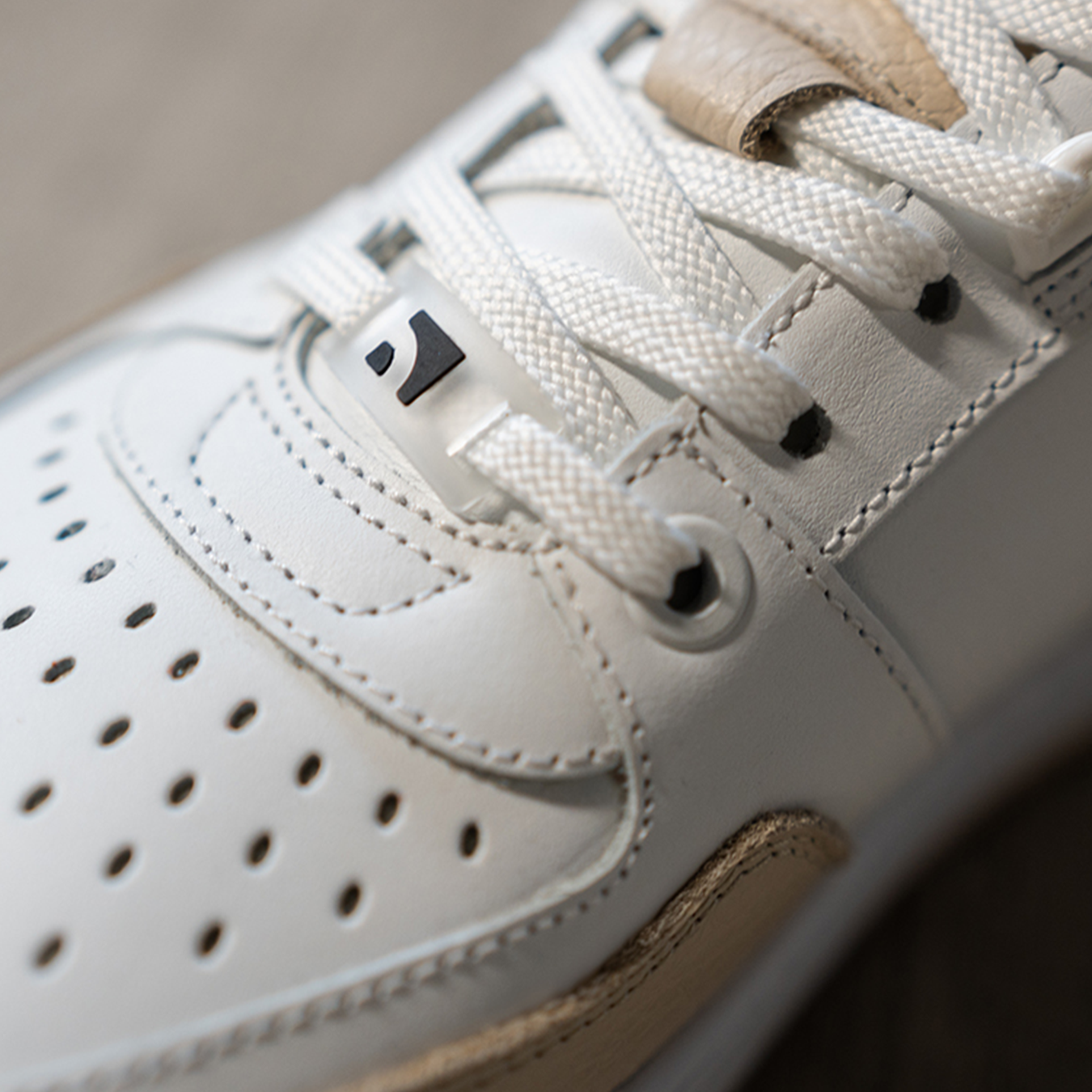 Barebarics - Wave - White & Beige - (Unisex)