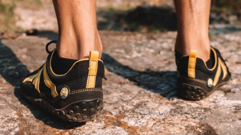 Minimalist shoes can help improve posture and musculoskeletal health