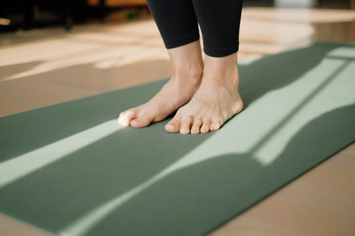 How to Strengthen the Muscles in Your Feet With Exercise & Barefoot Shoes