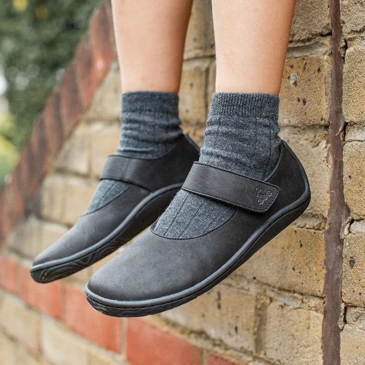 Vivobarefoot - Wyn School Juniors - Obsidian