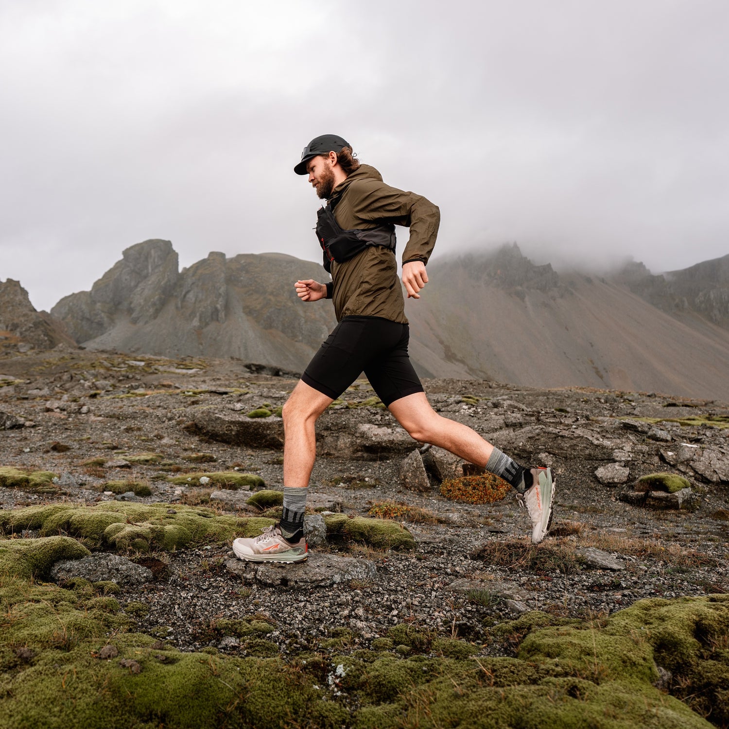 Altra - Lone Peak 9+ - Basalt - Mens