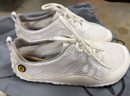JN NimbleToes W White 5.jpeg